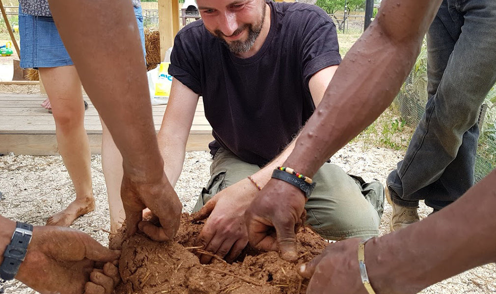 COSTRUIRE CON LA TERRA
