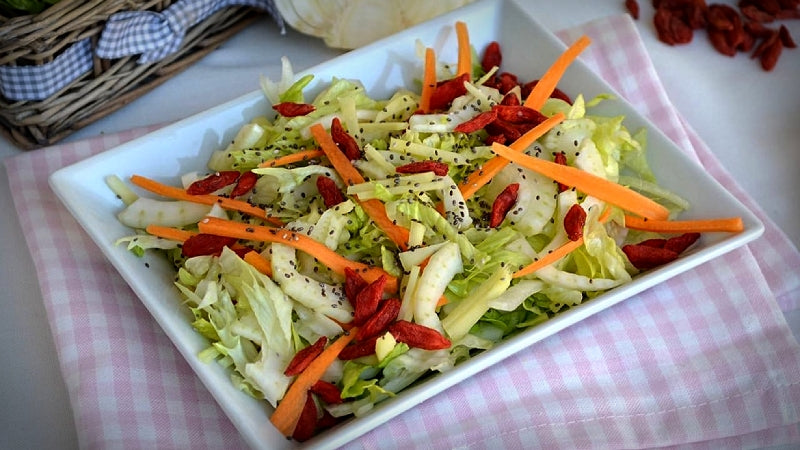 Insalata con bacche di goji