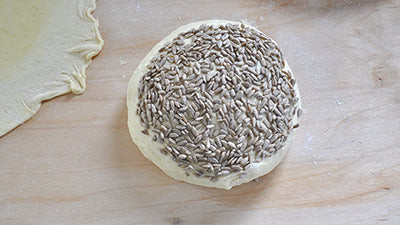 i semi sia sulla parte spennellata d’olio