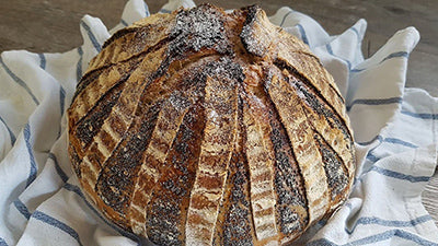 PANE AL LIEVITO NATURALE CON SEMI DI PAPAVERO