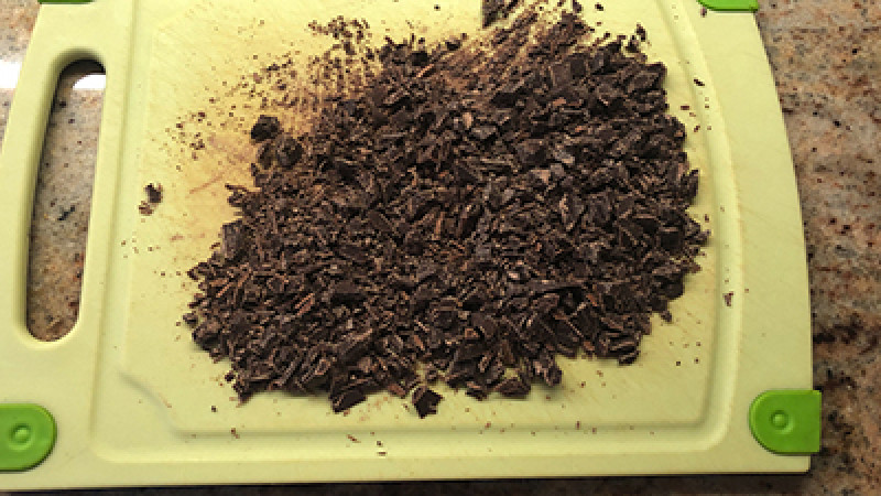 Preparare la ganache al cioccolato fondente