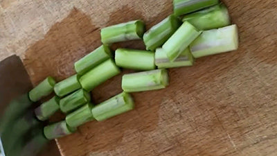 VOLLKORN-RASCHIATELLI MIT SPARGEL