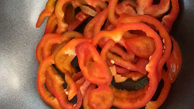 Vollkornnudeln mit Paprikacreme und Ricotta