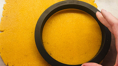 Preparare la frolla di ceci e mais