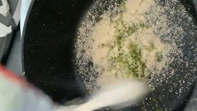 Gestreifte Röhren mit Safran und Rucola