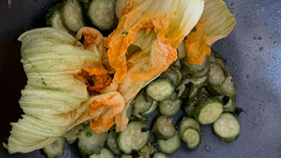 MEZZE PENNE SENATORE CAPPELLI WITH RICOTTA, ZUCCHINI AND FLOWERS