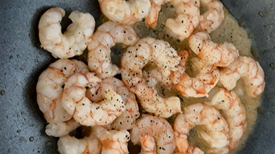 Wholemeal Senatore Cappelli raschiatelli with courgettes, pistachios and prawns