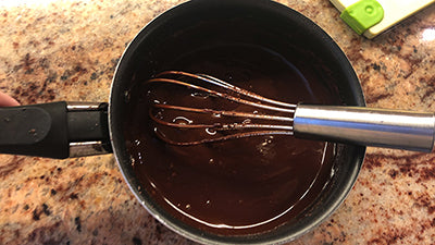 Preparare la ganache al cioccolato fondente