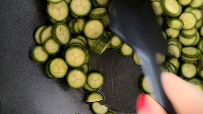 Wholemeal Senatore Cappelli raschiatelli with courgettes, pistachios and prawns