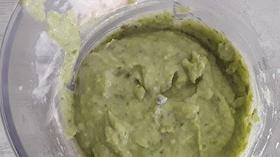 aggiungere un po’ di acqua di cottura della pasta