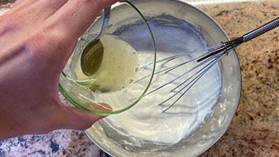 Preparare la crema alla ricotta
