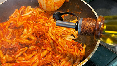 Raschiatelli S. Cappelli con moscardini e sugo piccante