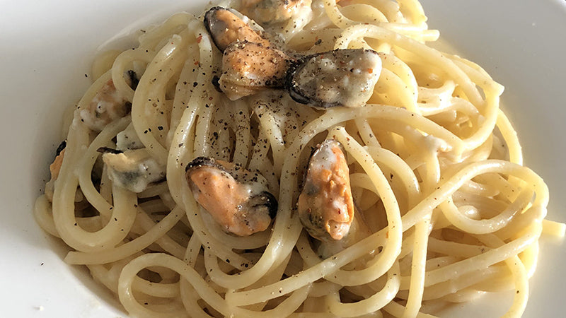 SPAGHETTONI WITH MOZZARELLA FONDUE AND MUSSELS