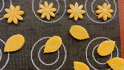 Cuocere la frolla di farro al limone