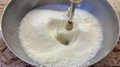 Preparare la crema alla ricotta