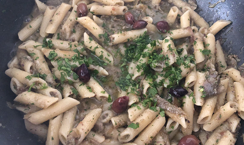 MEZZE PENNE CON CARCIOFI E OLIVE