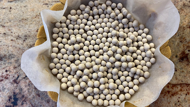 Cuocere la frolla al farro e limone.