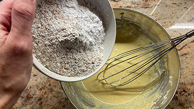 Bereiten Sie die Muffins zu.