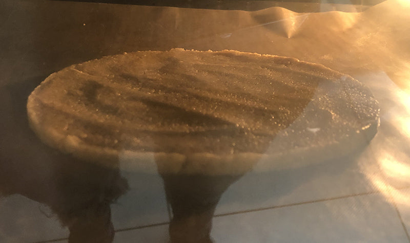 Preparare il crumble di avena e mandorle