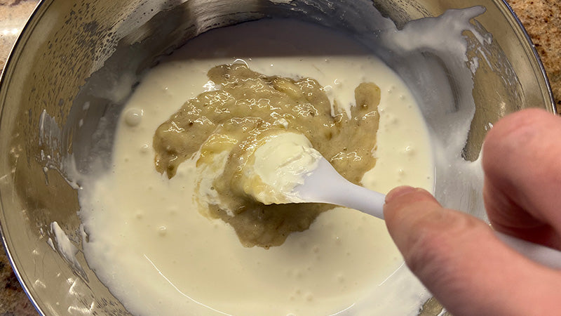 Preparare la crema alla banana.