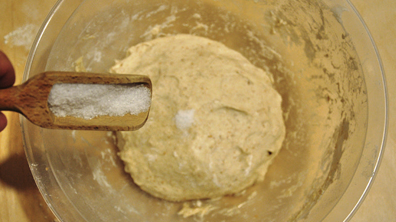 continua ad impastare