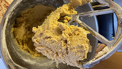 Preparare la frolla di farro e limone