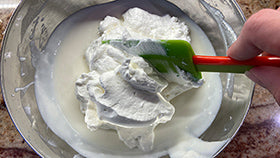 Preparare la crema alla ricotta e limoncello
