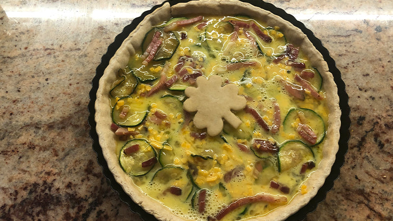 Assemblare la torta di zucchine