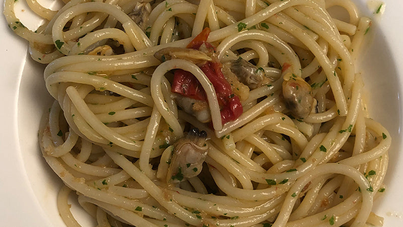 SPAGHETTI SENATORE CAPPELLI, VONGOLE E RISOTTATI CON BOTTARGA