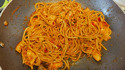 Pasta Chitarra con calamari e gamberi