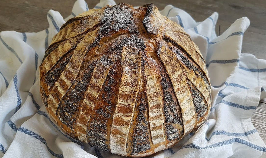 PANE AL LIEVITO NATURALE CON SEMI DI PAPAVERO