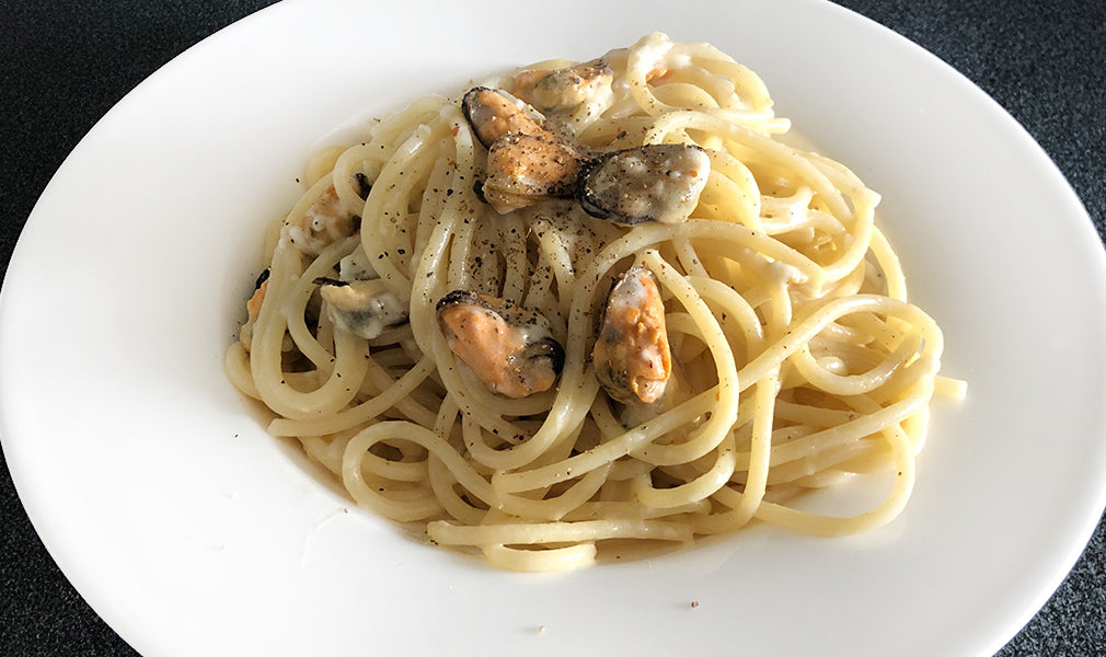 SPAGHETTONI WITH MOZZARELLA FONDUE AND MUSSELS