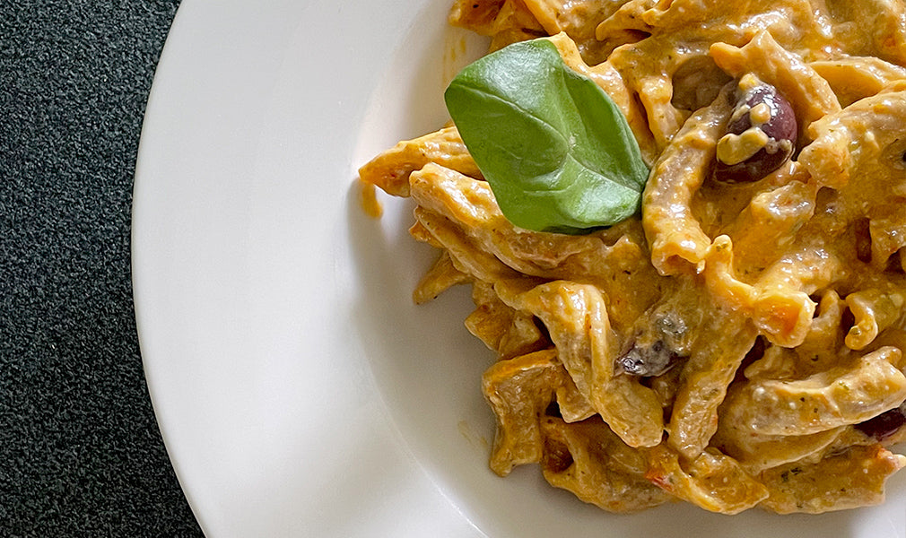 Whole wheat pasta with cream of peppers and ricotta