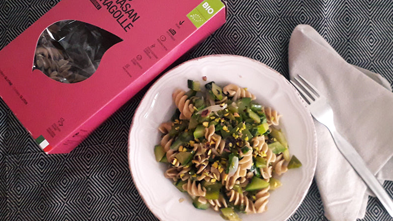 impiattamento trucioli ai peperone verde, cipollotto e zucchine