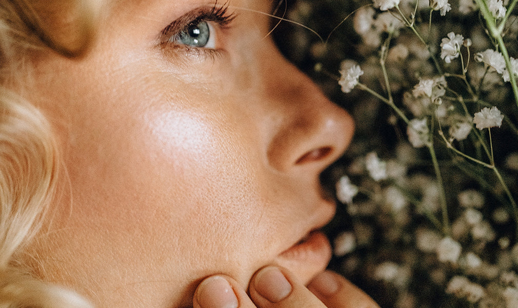 Una pelle più bella con miele e bicarbonato