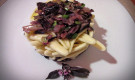 Pasta con radicchio rosso, cipolla di tropea e basilico viola